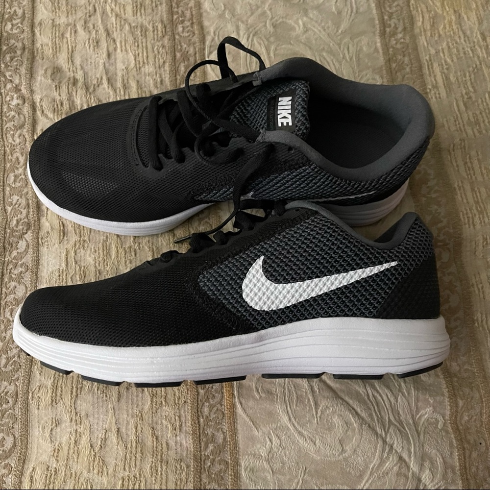 Nike men shoes 8 1/2